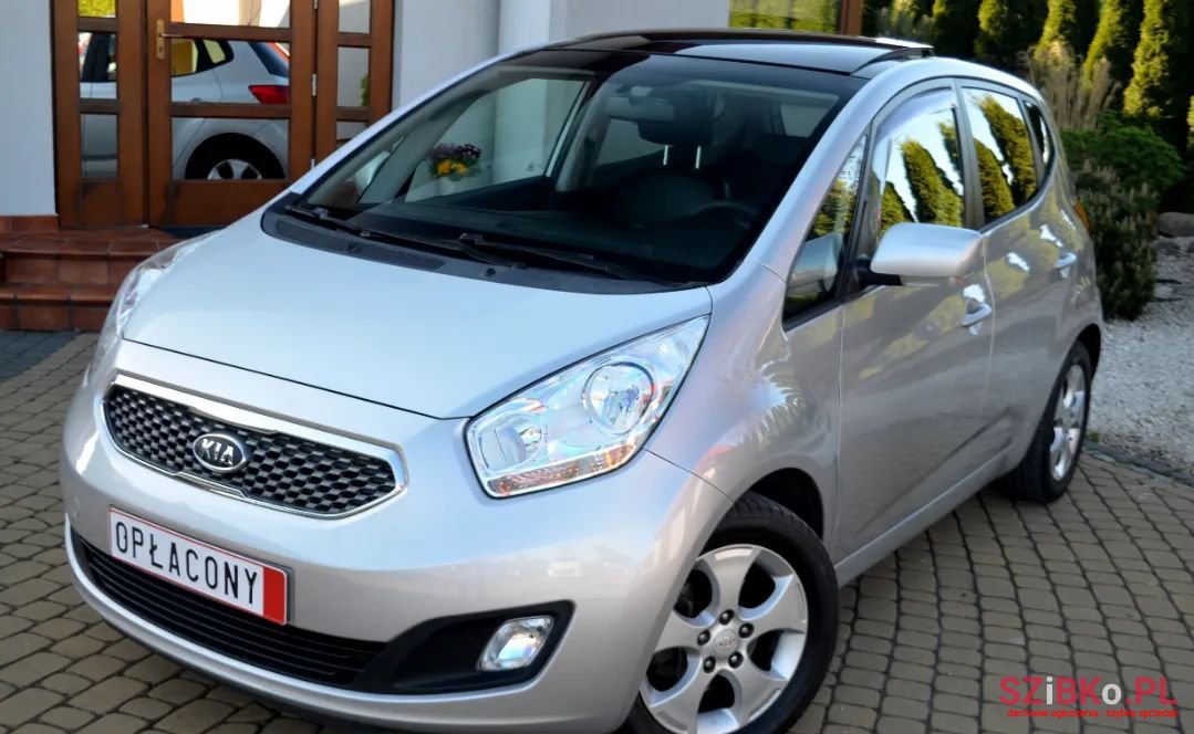 2010' Kia Venga photo #1