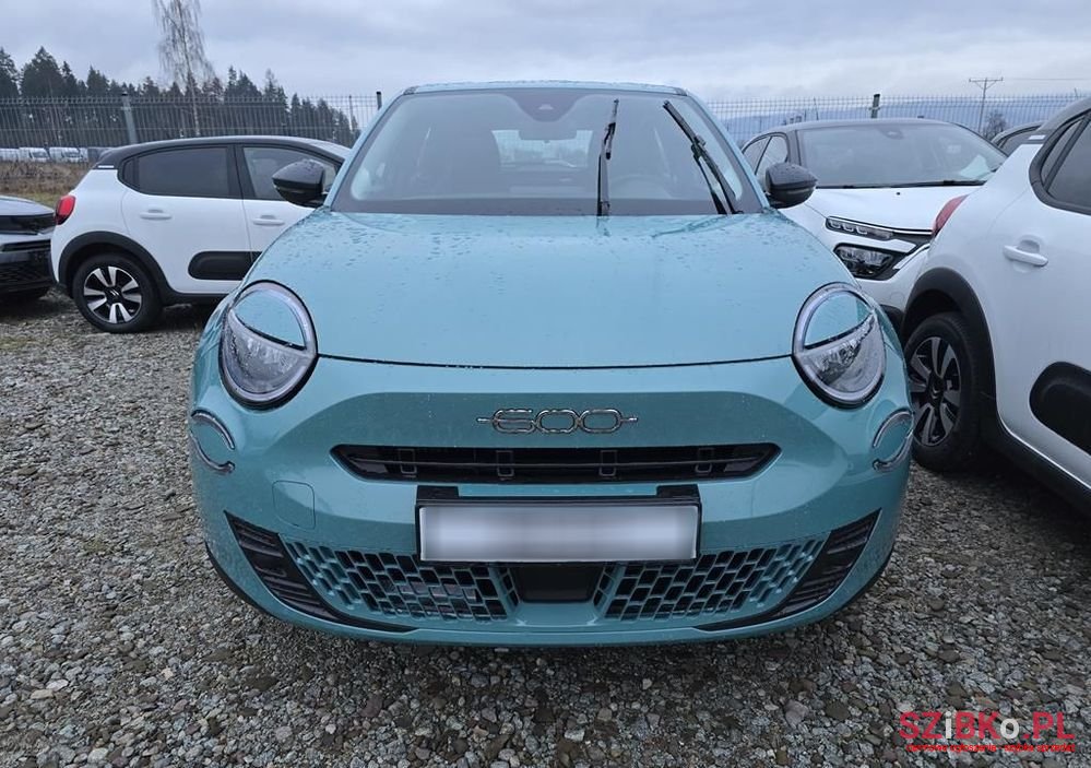 2024' Fiat 600 photo #1