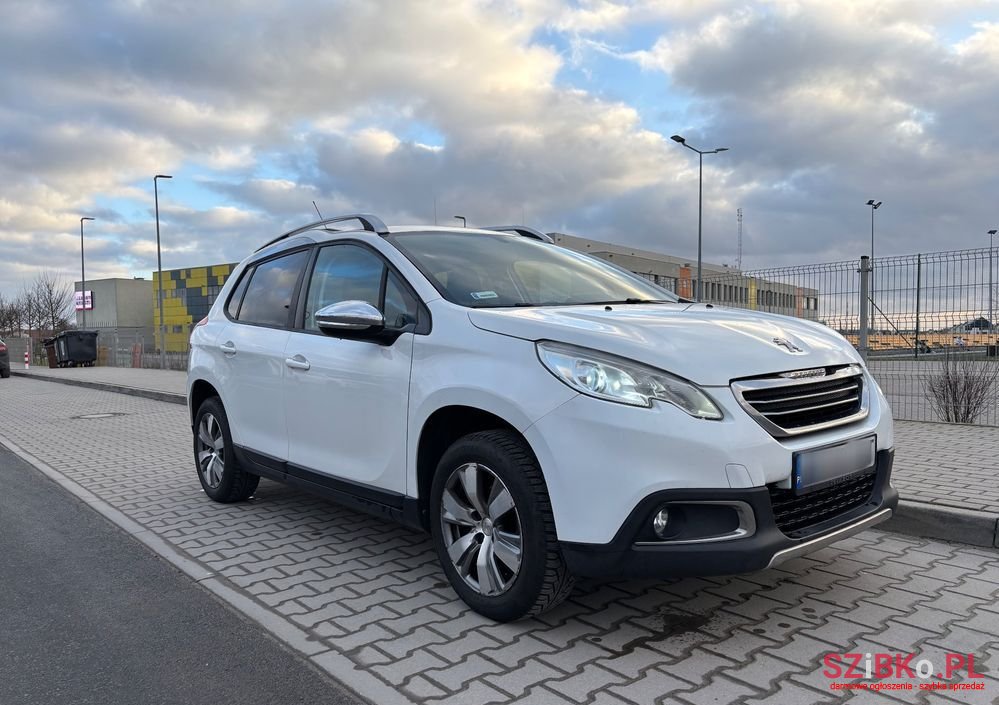 2016' Peugeot 2008 1.2 Pure Tech Style photo #1