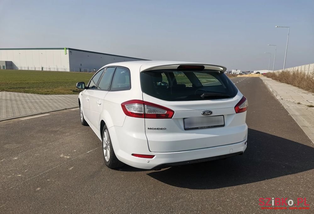 2012' Ford Mondeo photo #5