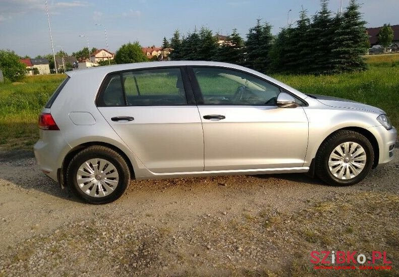 2015' Volkswagen Golf photo #1