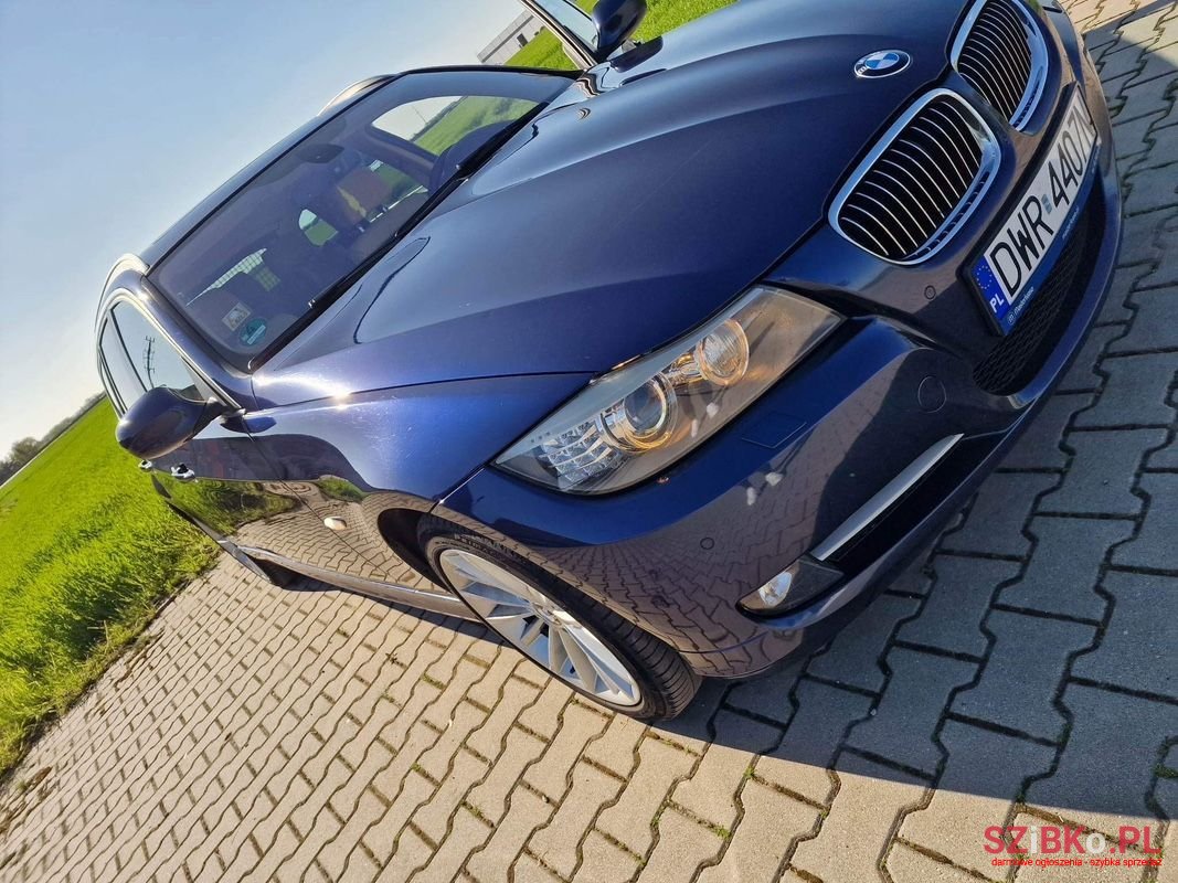 2011' BMW 3 Series photo #5
