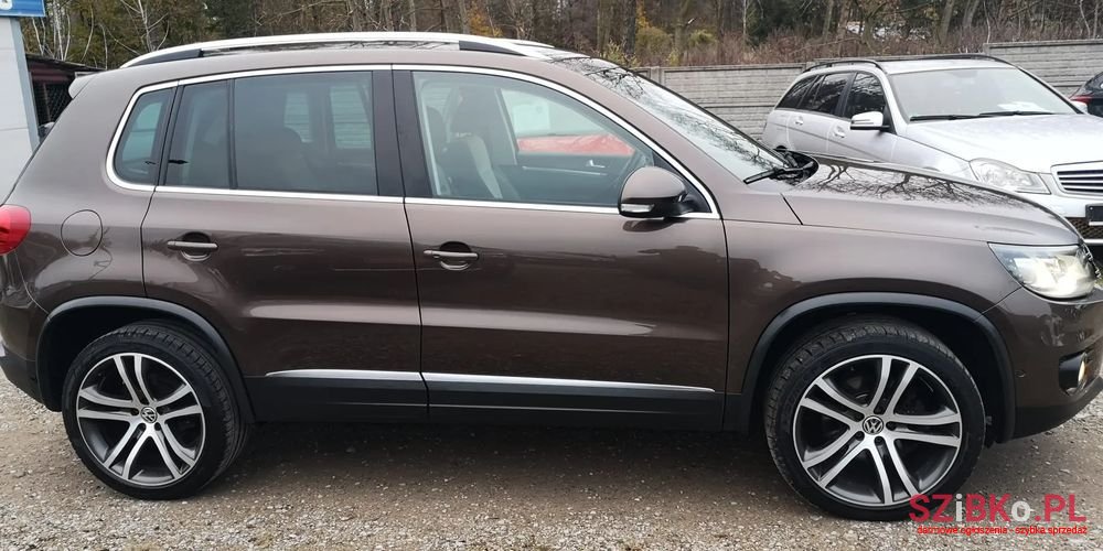 2012' Volkswagen Tiguan photo #4