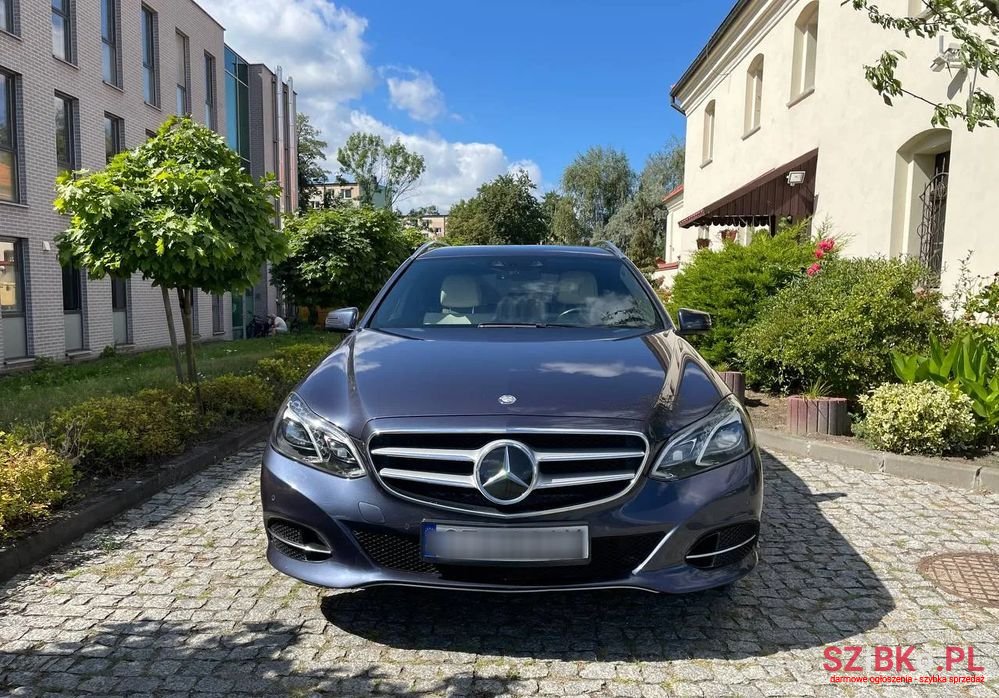 2013' Mercedes-Benz E-Class photo #2