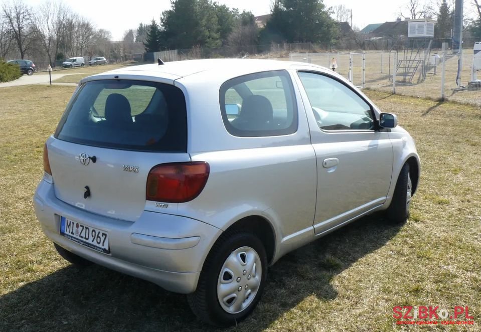 2005' Toyota Yaris photo #3