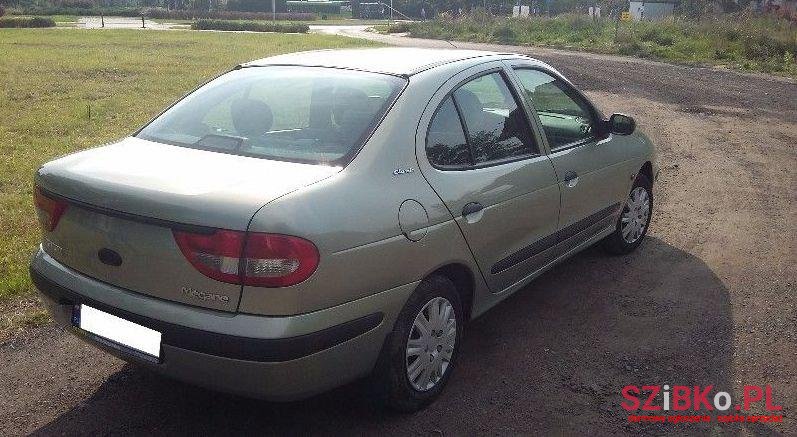 2002' Renault Megane photo #3