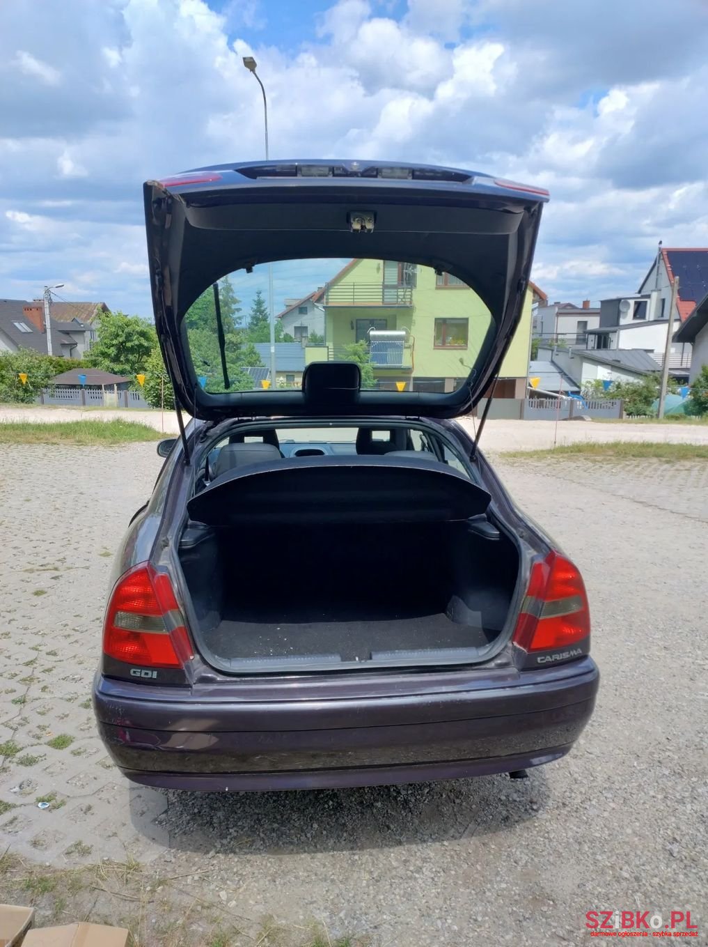 2001' Mitsubishi Carisma photo #4