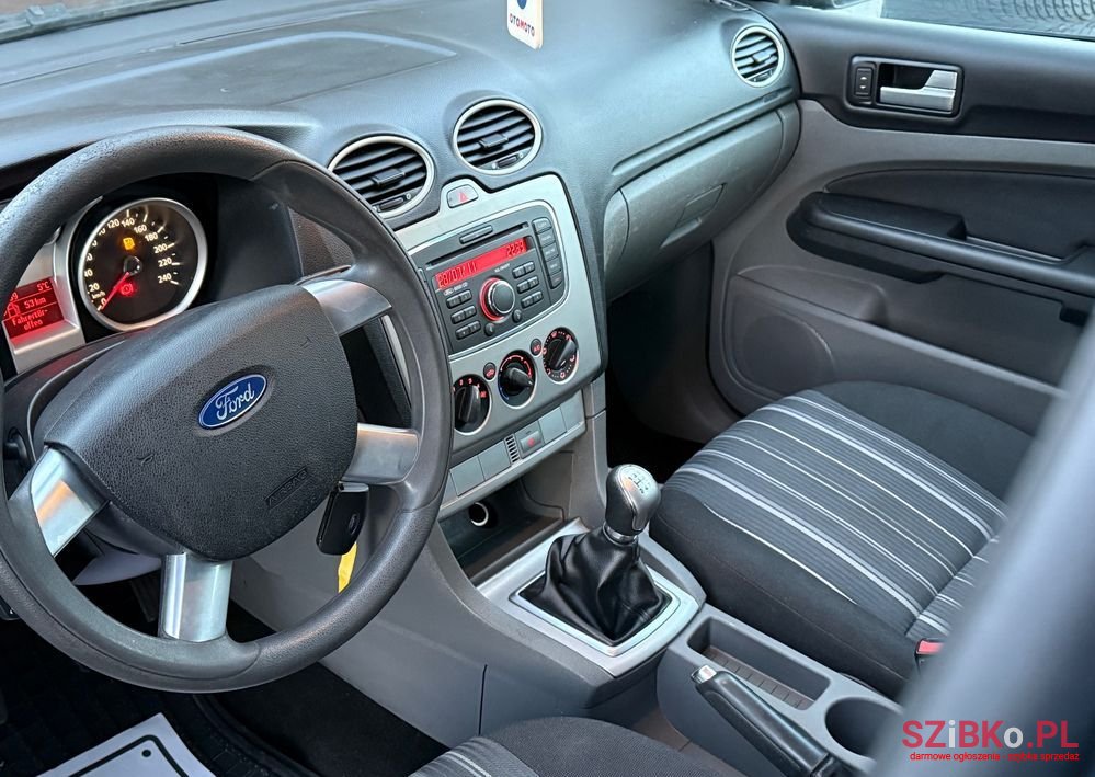 2010' Ford Focus photo #5