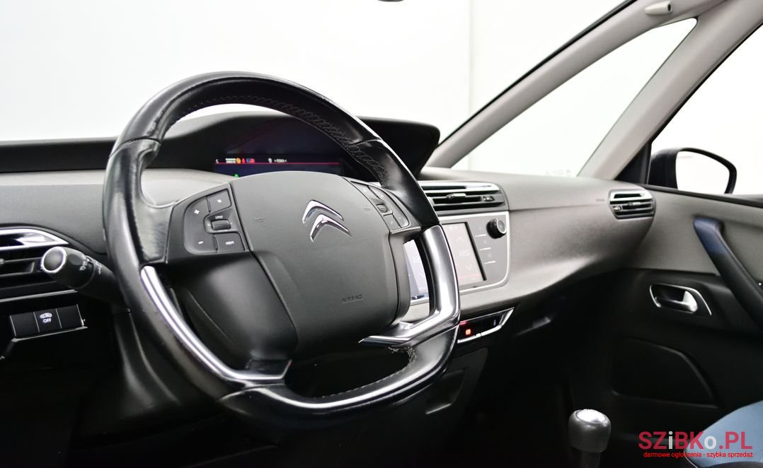 2017' Citroen C4 Picasso photo #3