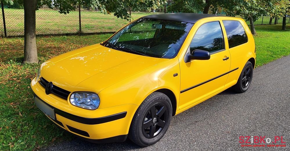 2000' Volkswagen Golf photo #1