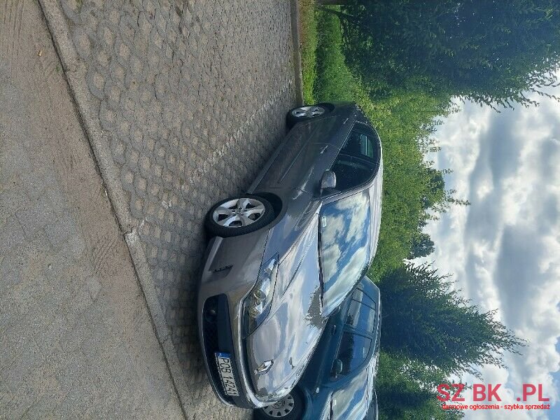 2009' Renault Laguna photo #1