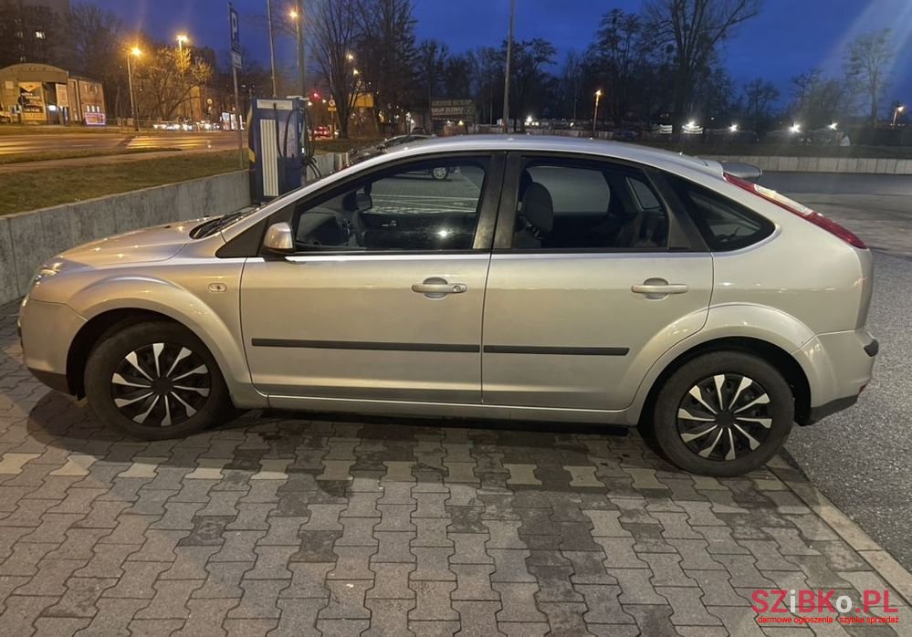 2007' Ford Focus 1.6 Trend photo #2