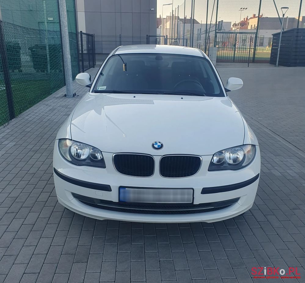 2010' BMW 1 Series photo #5