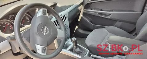 2010' Opel Astra Iii 1.6 Enjoy photo #2