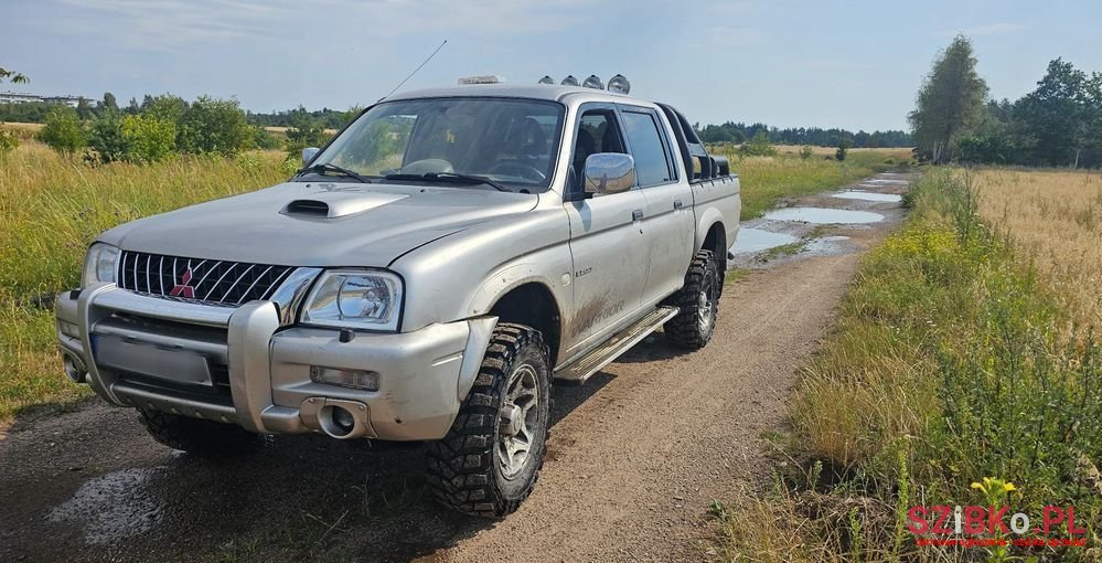 2003' Mitsubishi L200 2.5 Td Intense photo #1