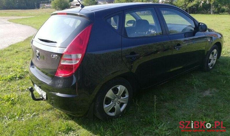 2010' Hyundai I30 photo #2