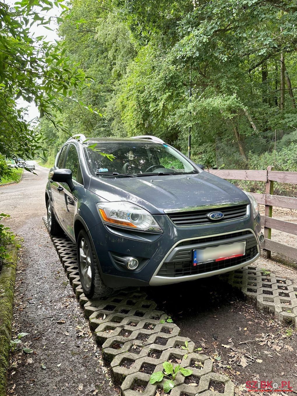 2011' Ford Kuga photo #3