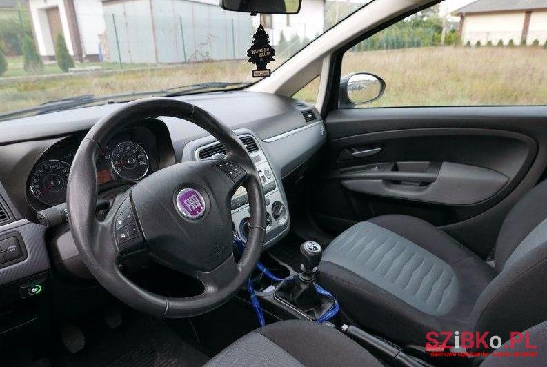 2009' Fiat Punto photo #3