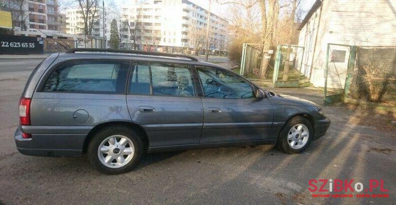2002' Opel Omega photo #1
