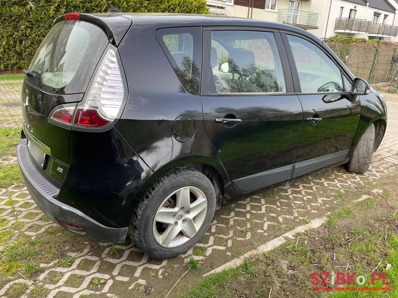 2013' Renault Scenic photo #5