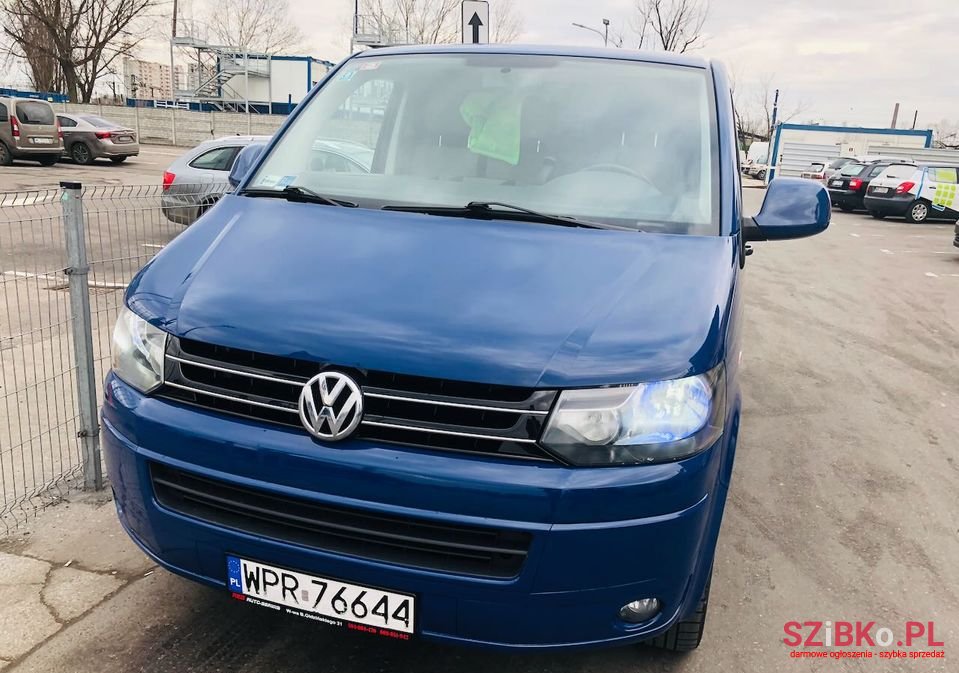 2011' Volkswagen Transporter photo #2