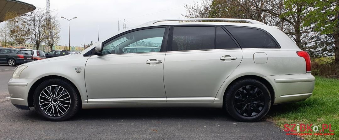 2005' Toyota Avensis photo #4