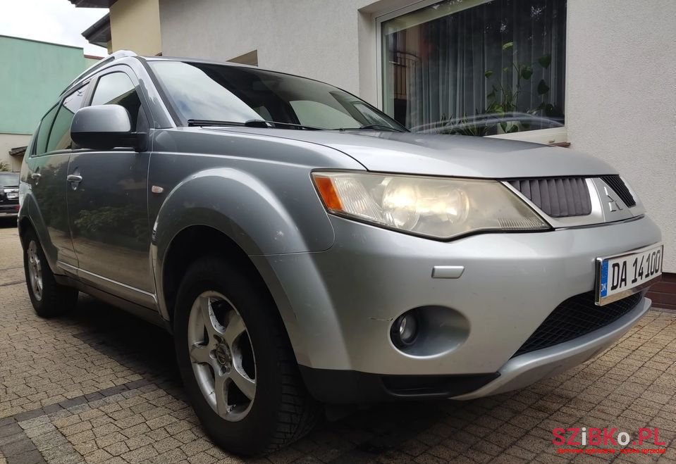 2007' Mitsubishi Outlander photo #3