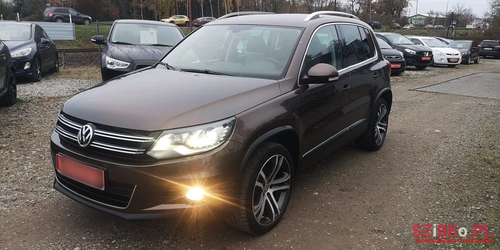 2012' Volkswagen Tiguan photo #2