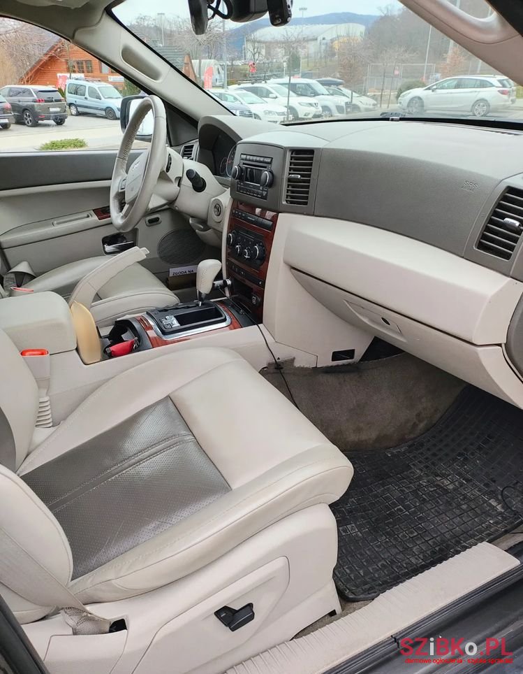 2005' Jeep Grand Cherokee photo #6
