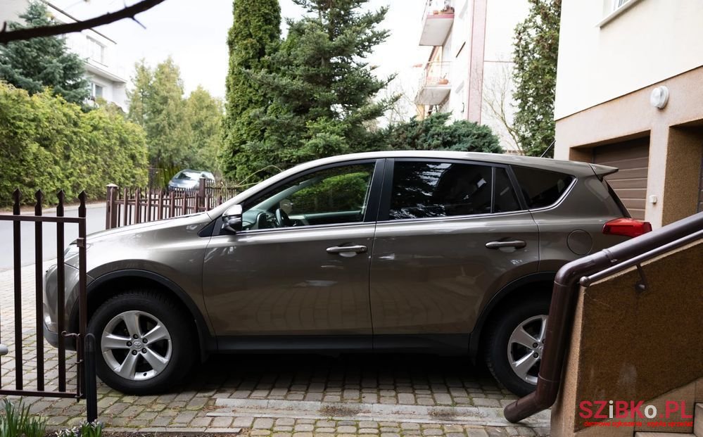 2013' Toyota RAV4 photo #3