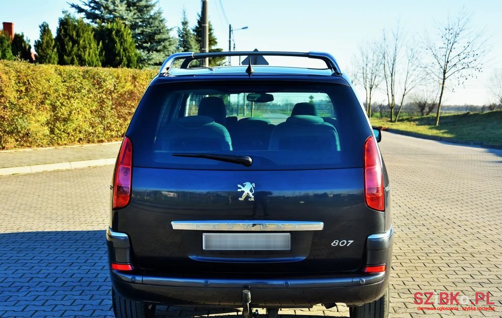 2009' Peugeot 807 2.0 Hdi Premium photo #5