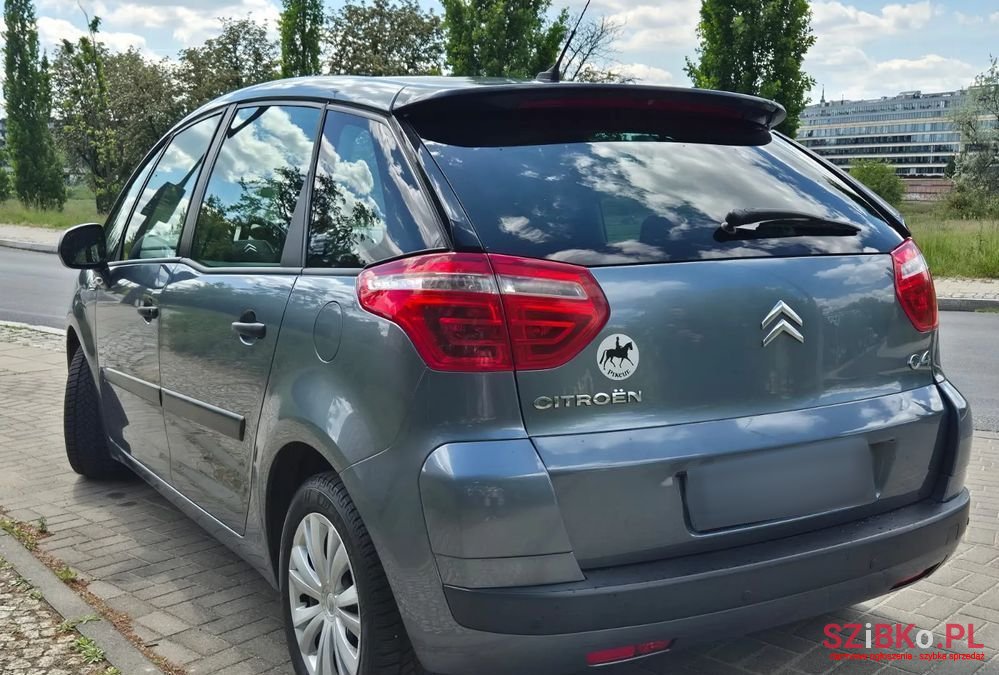 2010' Citroen C4 Picasso photo #1