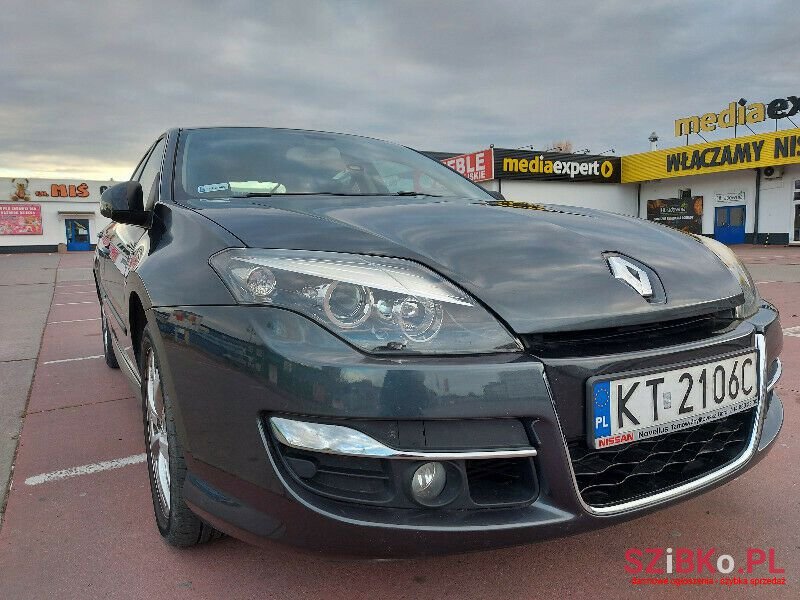 2012' Renault Laguna photo #1