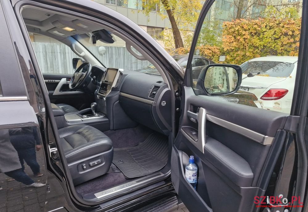 2016' Toyota Land Cruiser photo #5