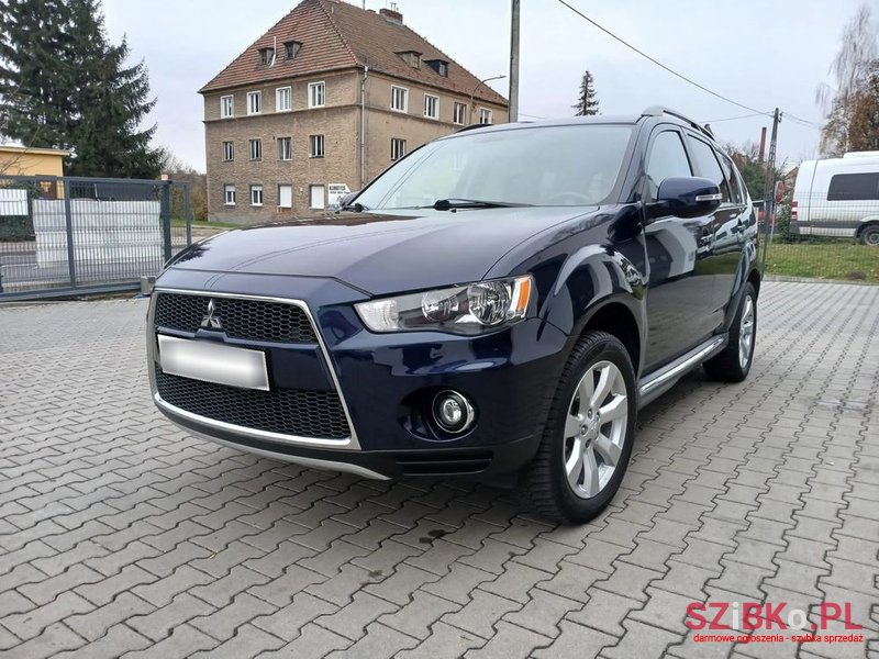 2010' Mitsubishi Outlander photo #3