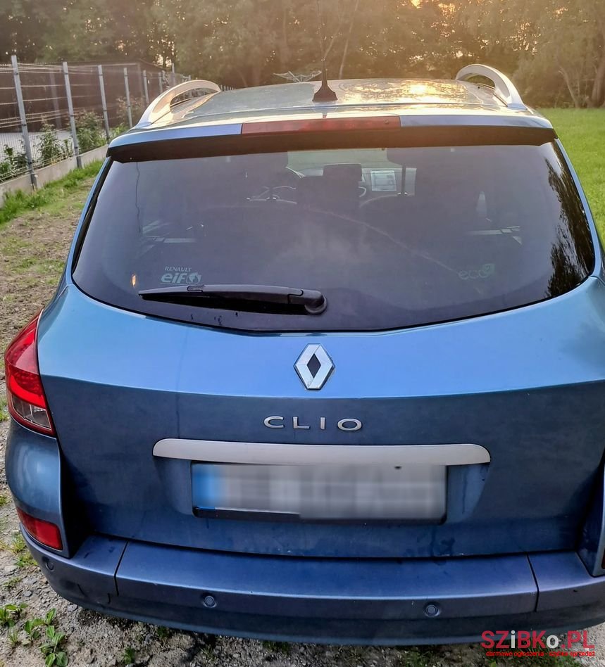 2010' Renault Clio 1.5 Dci Alize photo #2