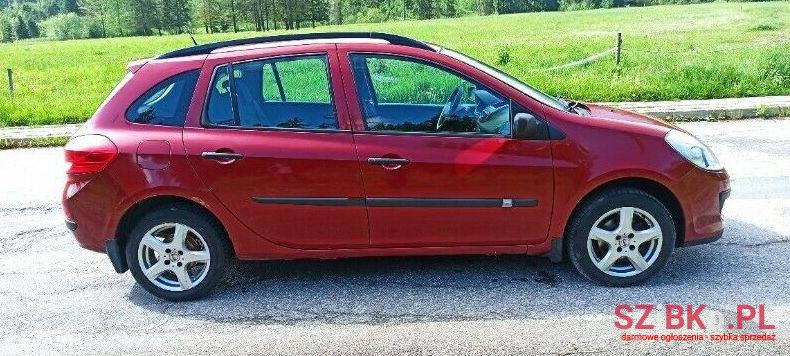 2008' Renault Clio photo #2