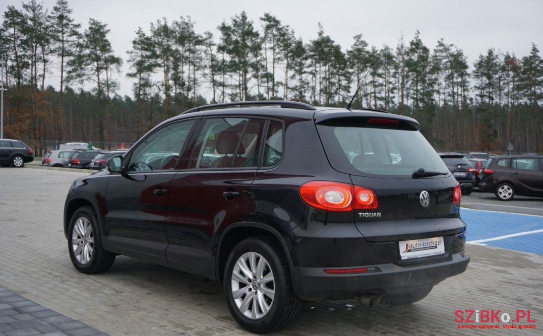2010' Volkswagen Tiguan photo #4