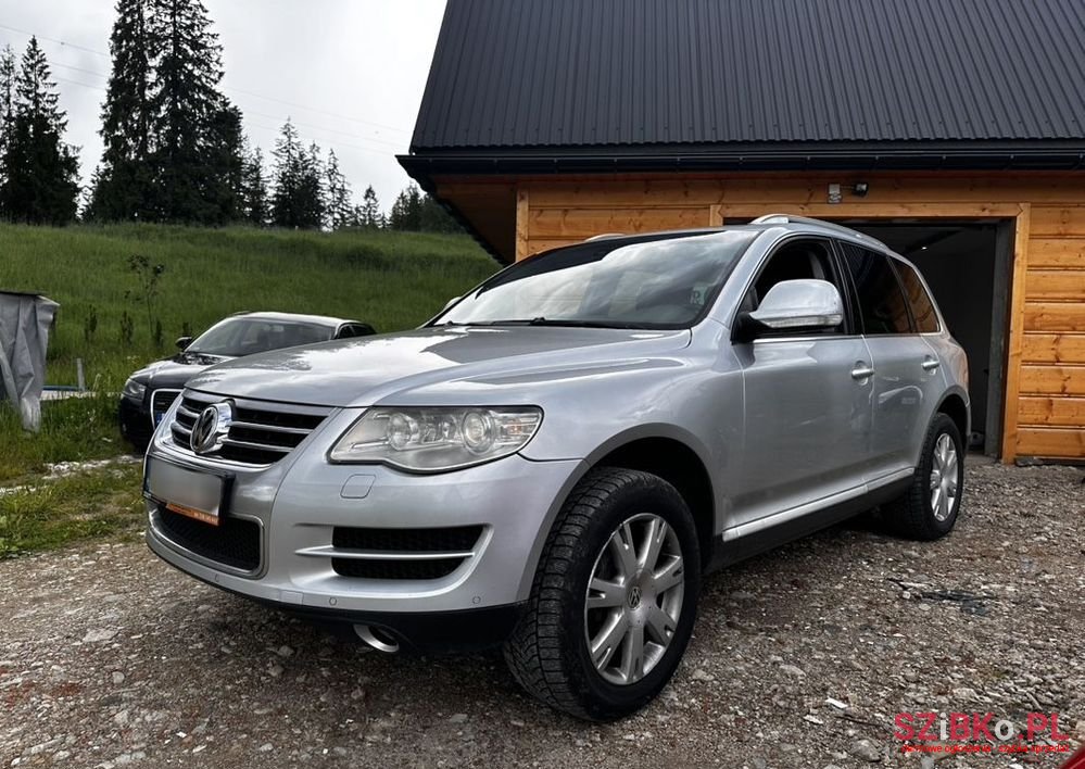 2008' Volkswagen Touareg photo #2
