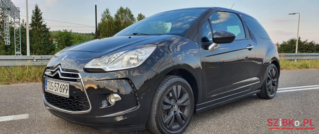 2011' Citroen DS3 photo #1