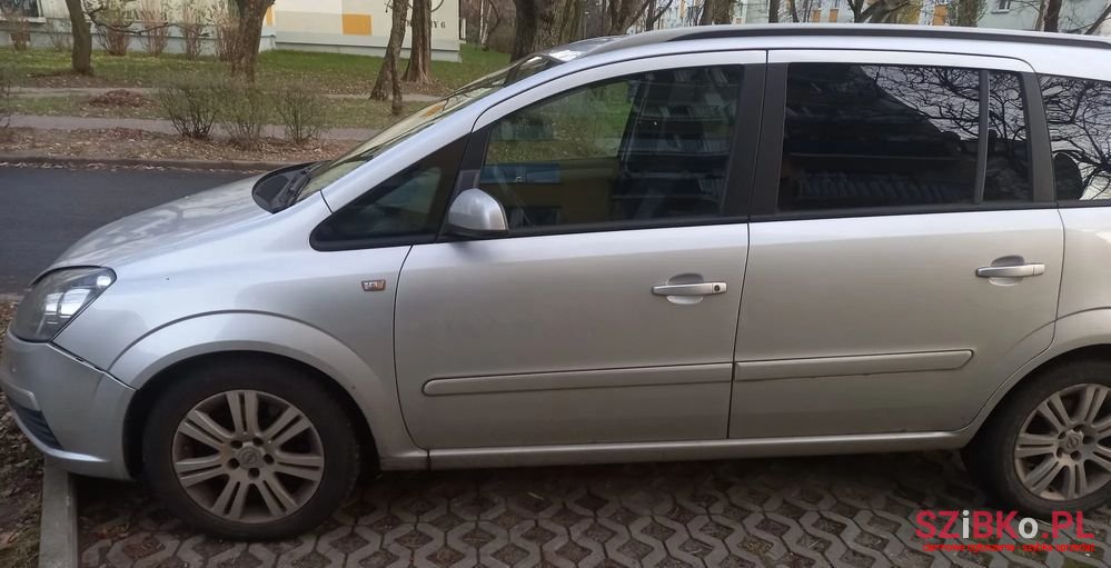 2005' Opel Zafira photo #4