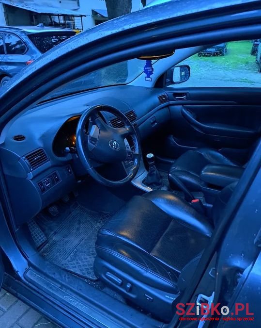 2007' Toyota Avensis photo #2