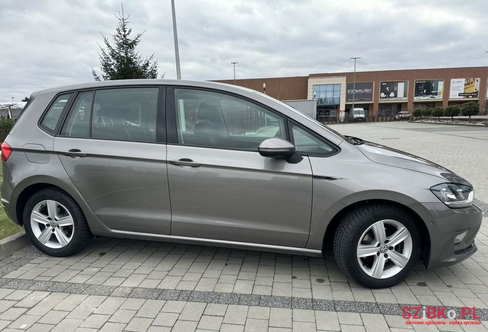 2015' Volkswagen Golf Sportsvan photo #6