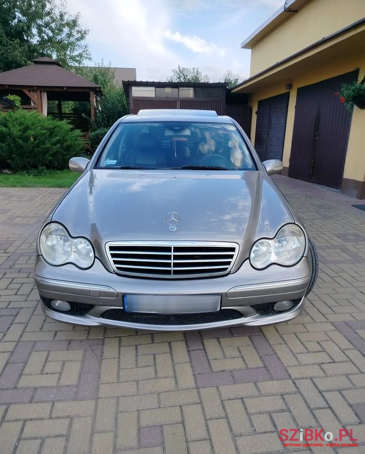 2006' Mercedes-Benz C-Class photo #3