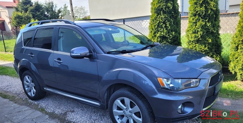 2011' Mitsubishi Outlander 2.0 Intense 2Wd photo #5