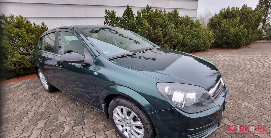 2005' Opel Astra photo #4