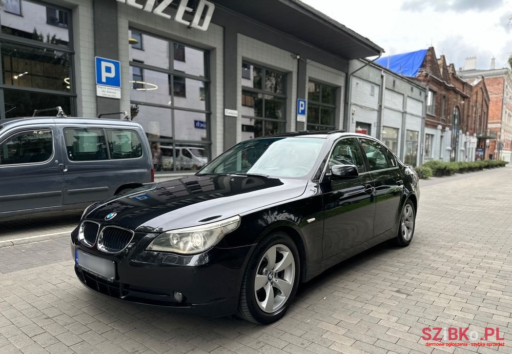 2003' BMW 5 Series 525I photo #2