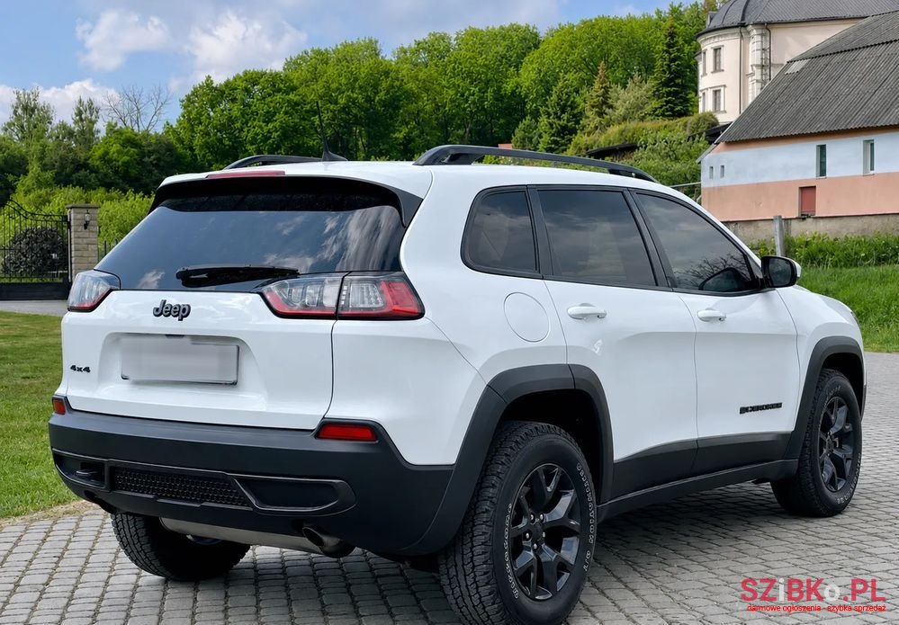 2019' Jeep Cherokee photo #4