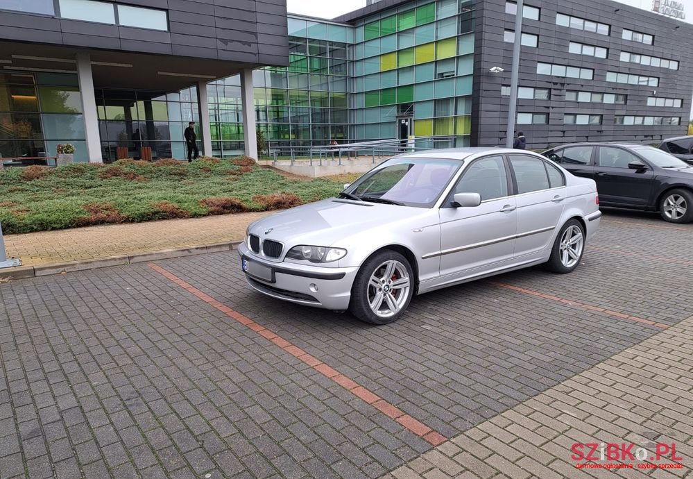 2003' BMW 3 Series photo #1