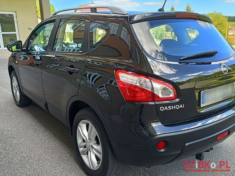 2011' Nissan Qashqai 2.0 Tekna photo #2